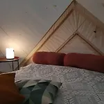 Hos Molsgaarden * Knebel