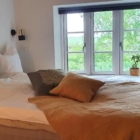 Hos Molsgaarden * Knebel