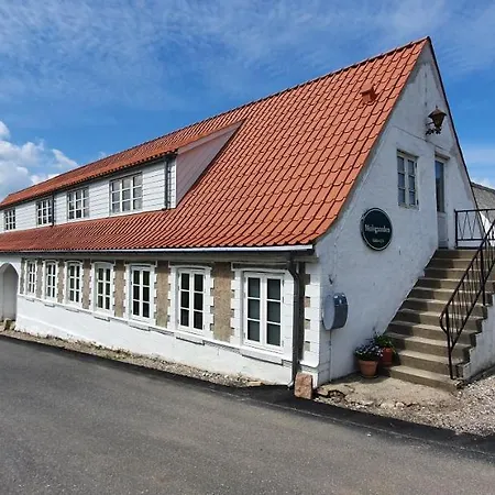 Hos Molsgaarden * Knebel