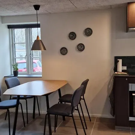 Hos Molsgaarden Bed & Breakfast