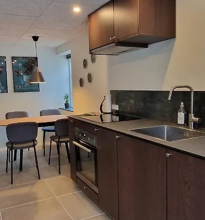 לינה וארוחת בוקר Hos Molsgaarden *