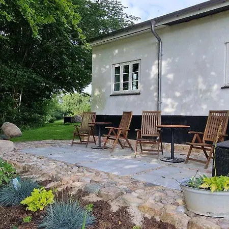 Hos Molsgaarden Knebel